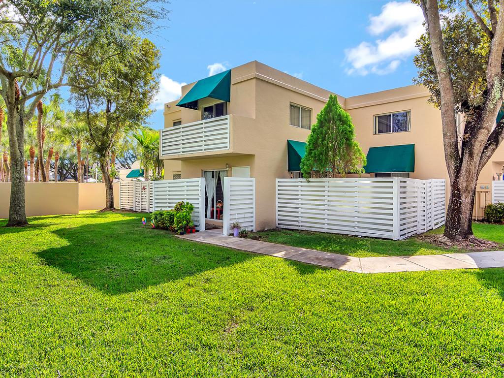 MLS#:http:toursmiamirealtyphot